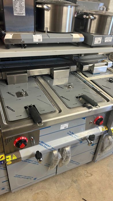 Двоен електрически фритюрник 12 + 12 литра.