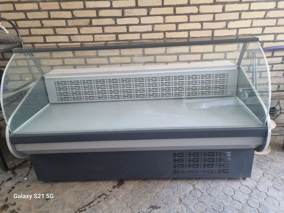 Продаётся витринный холодильник. Holodilnik vitrini Xolodelnik Vitreni