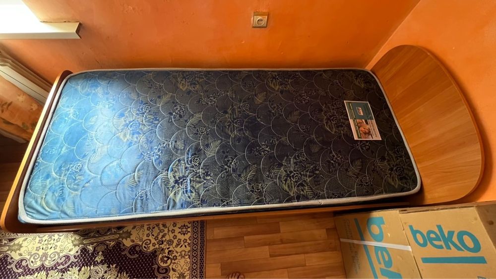 Односпальная кровать