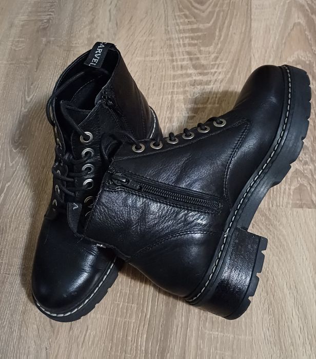Ghete damă Carvela