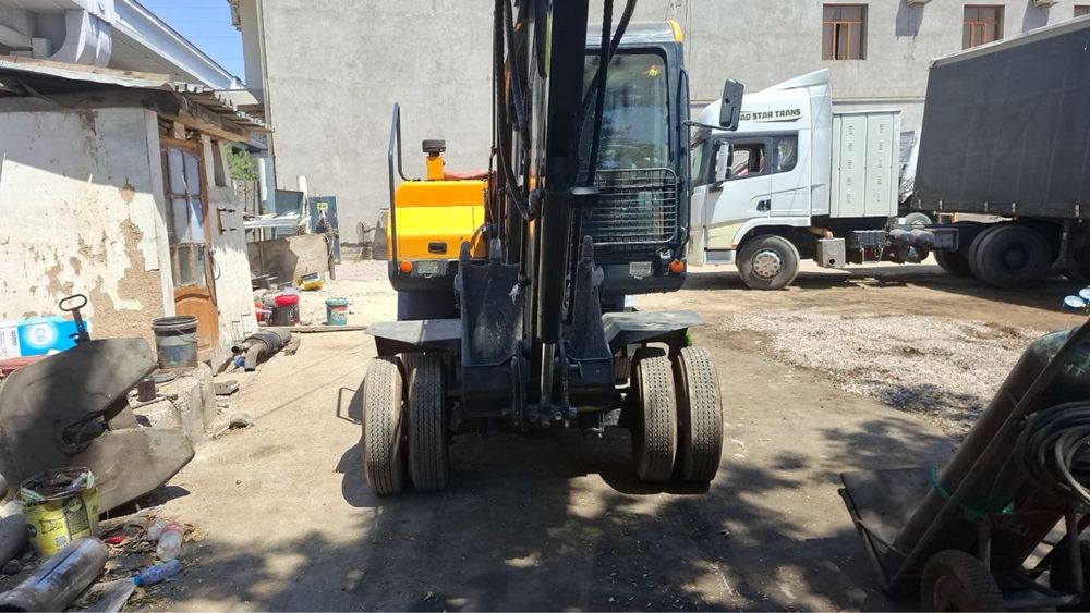 Ekskavator. Экскaватор hyundai 60 eco