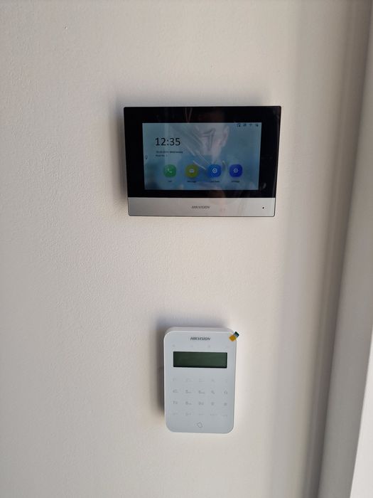 Camere, alarme, interfoane, automatizari porti