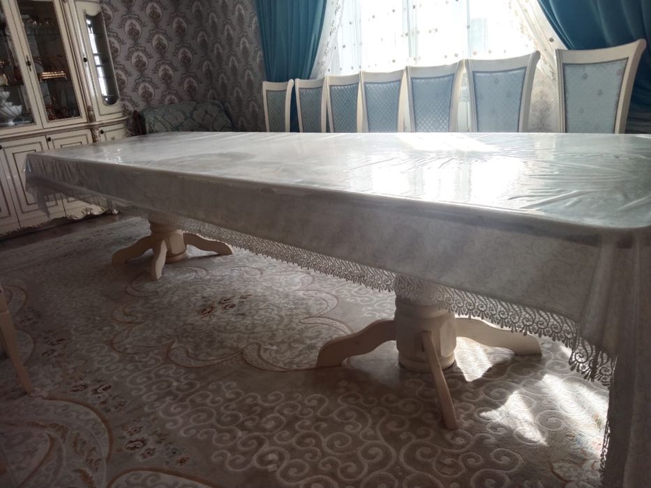 Продам гостинный стол