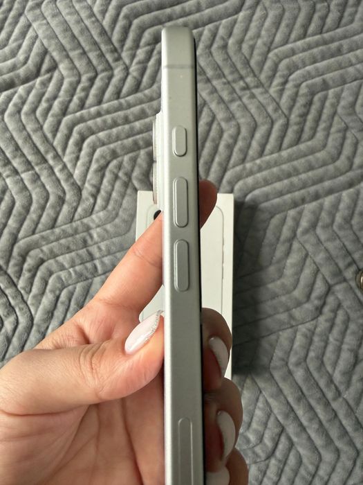 Айфон 16  128gb.