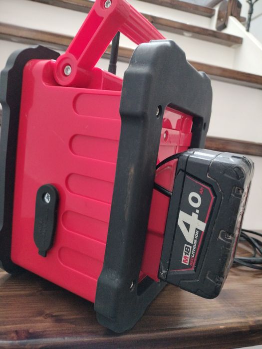 Radio cu bluetooth adaptat milwaukee m 18