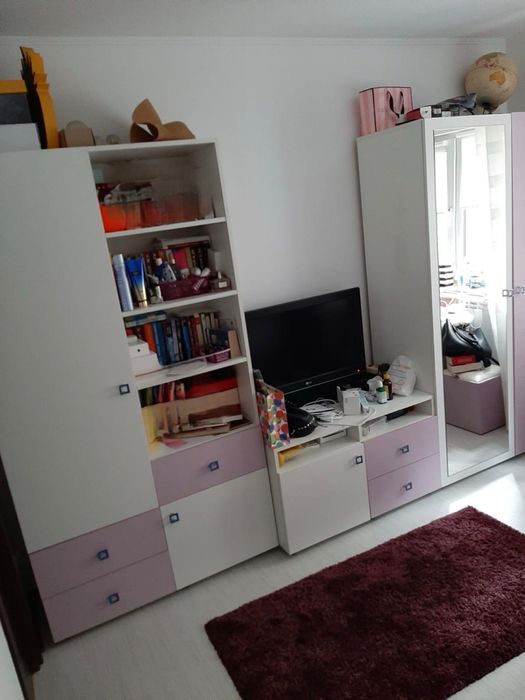 Vand mobila de dormitor pentru mai multe detalii sunati