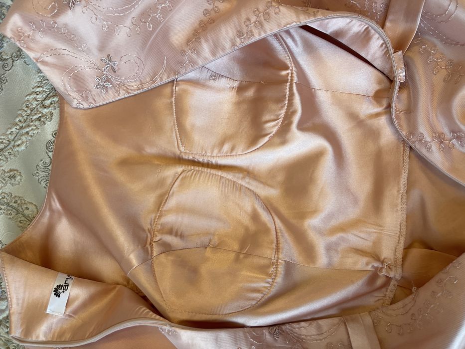 Шикарное платье в пол