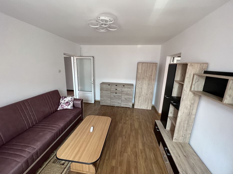 Inchiriez apartament