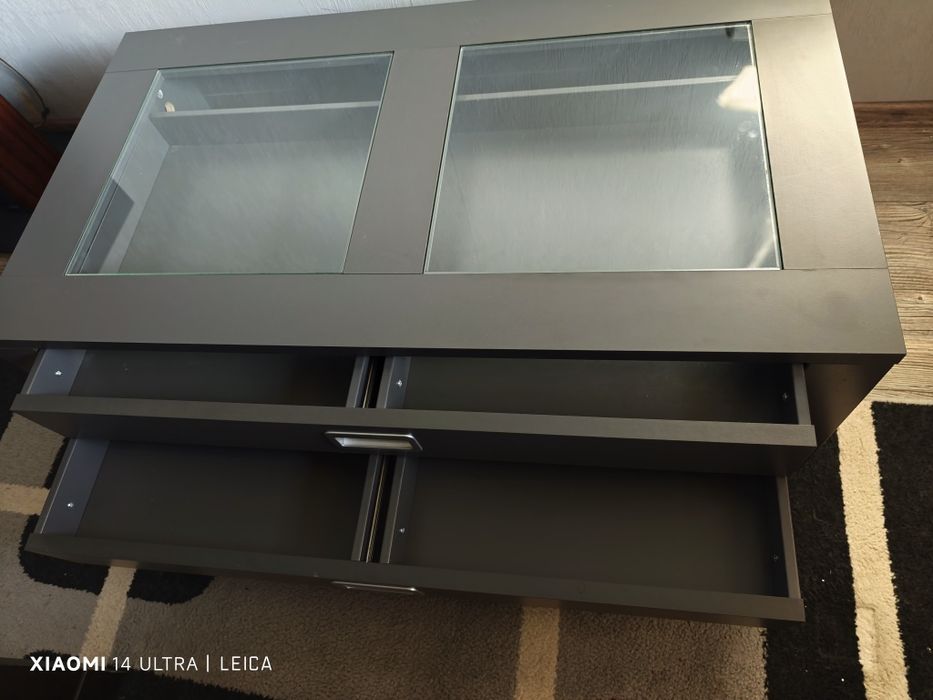 Холна масичка с чекмеджета