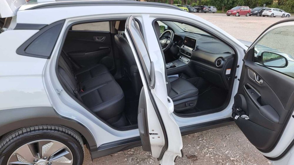 Hyundai Kona 64 kWh/Premium/2022/SOH 100%/KRELL