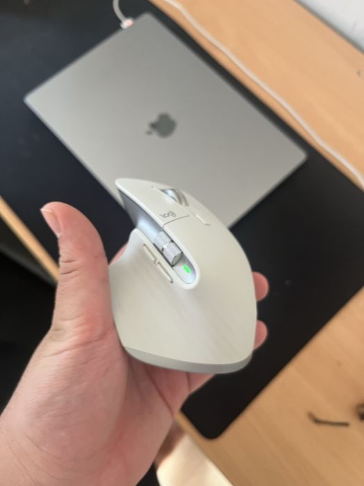 Мышь Logitech MX Master 3S белый