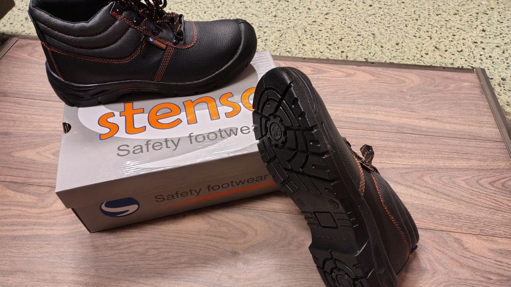 Работни обувки с бомбе