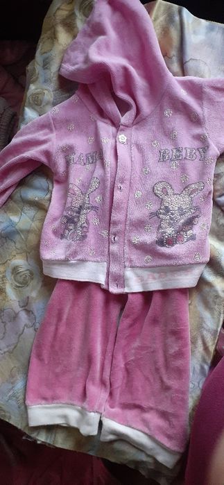 Продам детские костюмы и шапочки