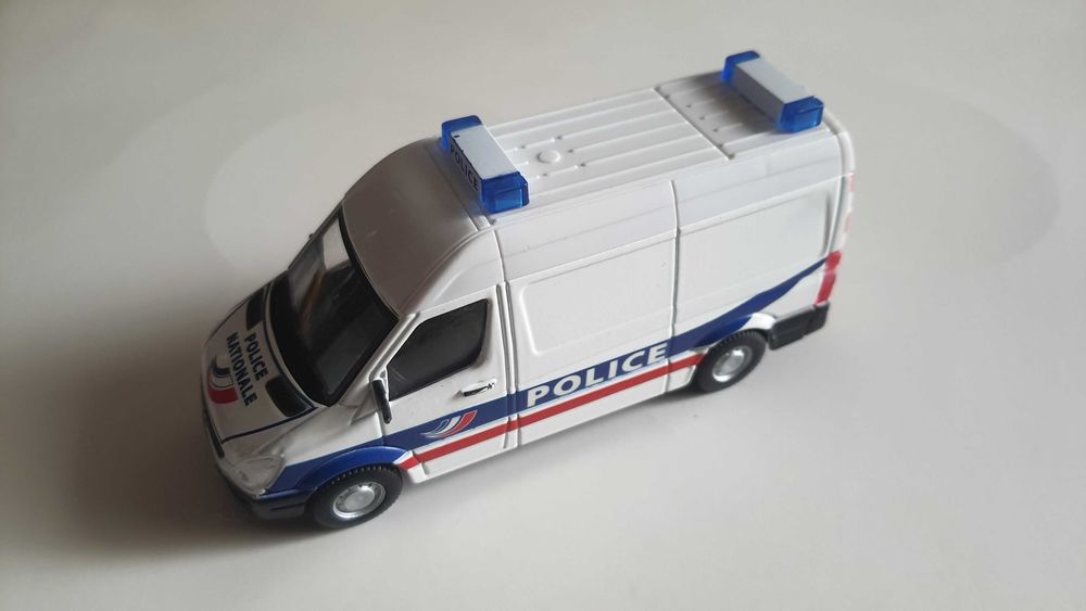 Метални Колички Bburago Police