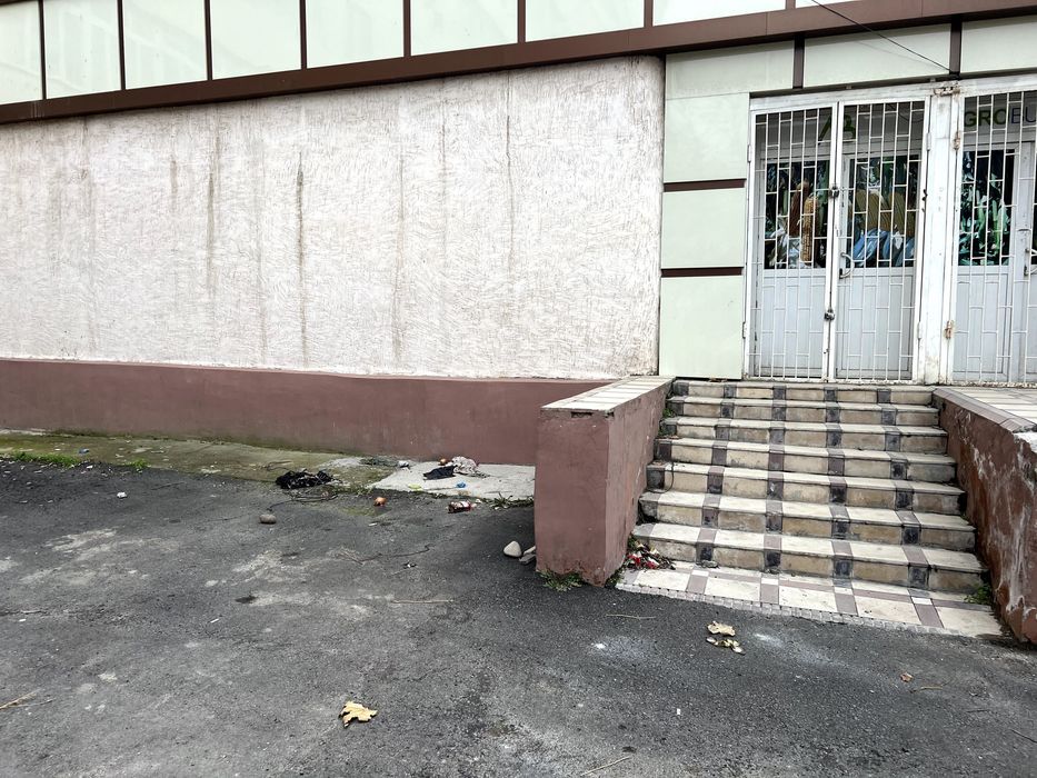 Yangihayot Tashkent İndex yanıda, 2.000 m2 magazin ofis sklad satuvda
