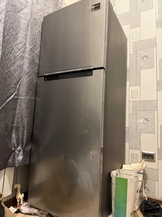 Холодильник Samsung