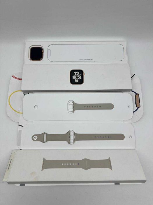 Apple Watch SE GPS Aluminum 40mm (1st gen)