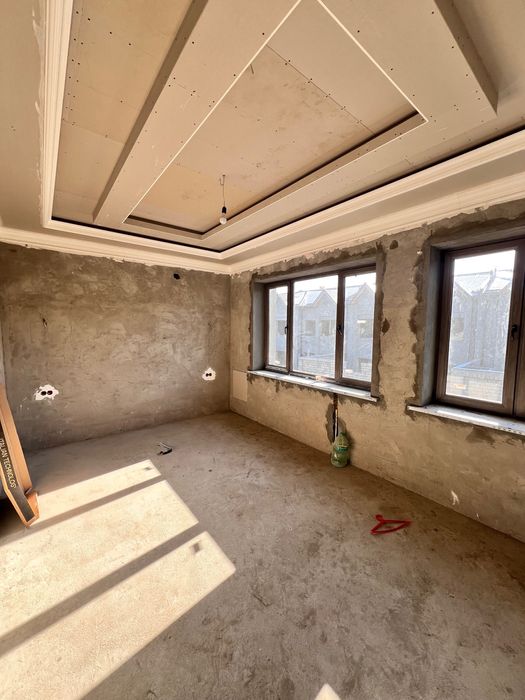 Продается новый коттедж состоит из 2 соток дом- 300квадратов 7 комнат