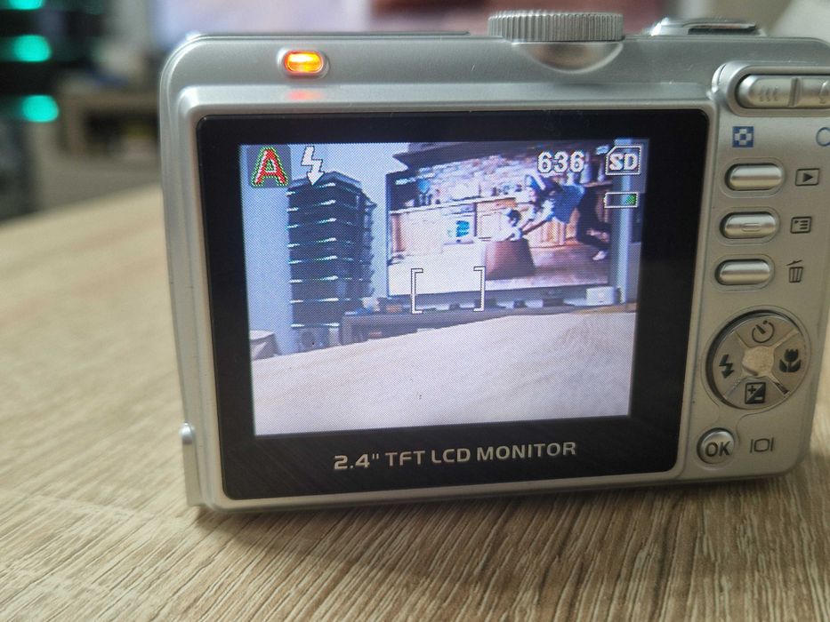 Vand aparat foto/camera foto digitala compacta Maginon DC5800, 5mp.