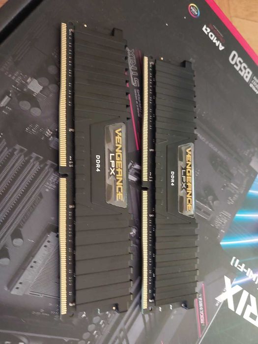 32GB 3200Mhz CL16 - G.Skill Ripjaws, Kingston Fury, Corsair Vengance