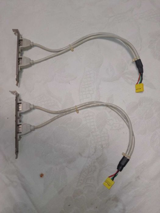 USB hub/ USB хъб с 2 гнезда - 6 лв.