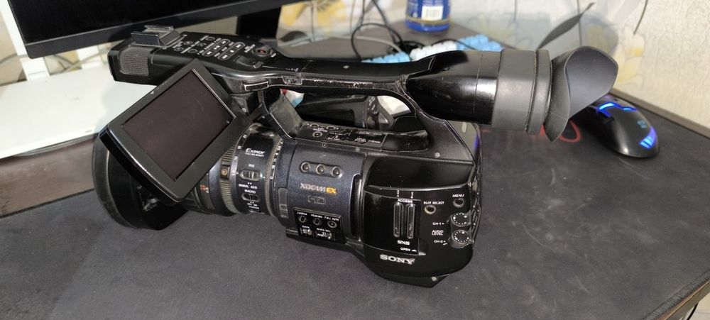 продаётся в/кам Sony NX1