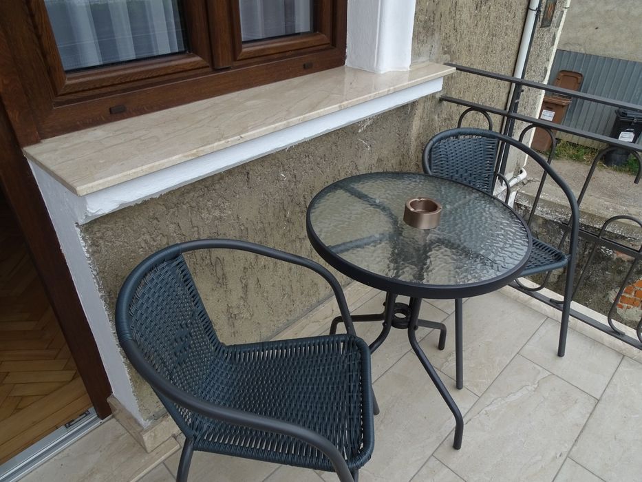 Închiriez ultracentral-apartament modern