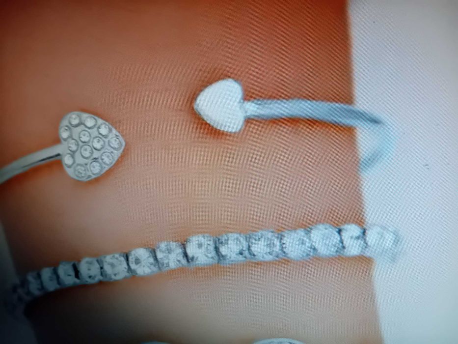 Комплект гривни.