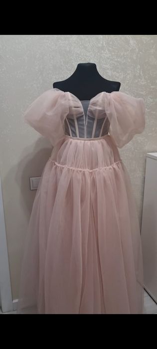 Продаю платье новое