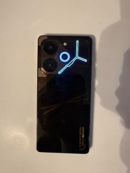 Tecno pova 6 pro 5G. 256/12 gb