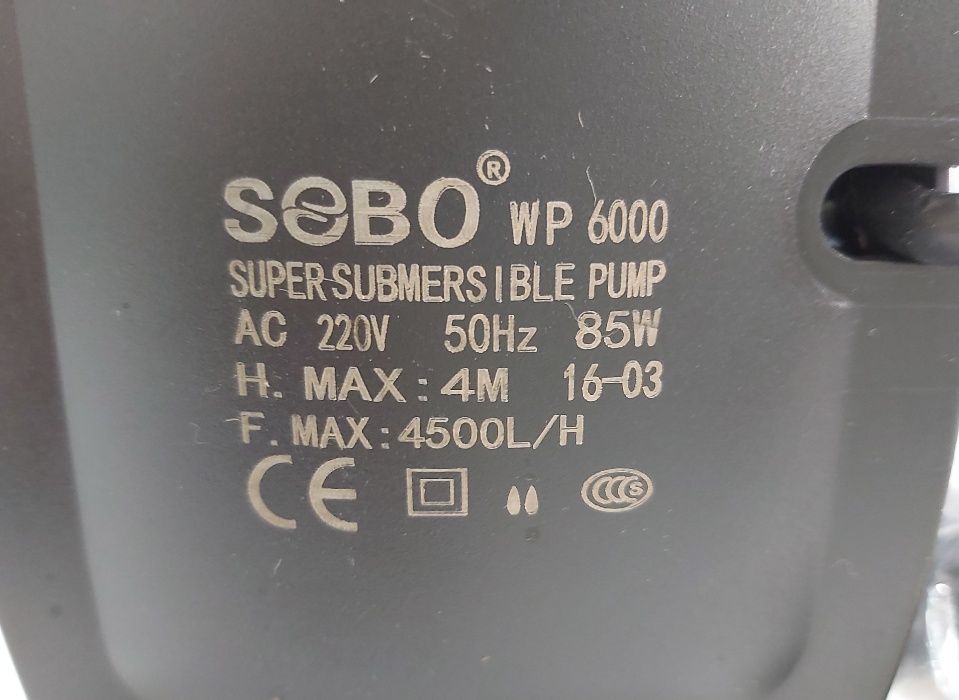 Фонтанна помпа за декоративно езеро