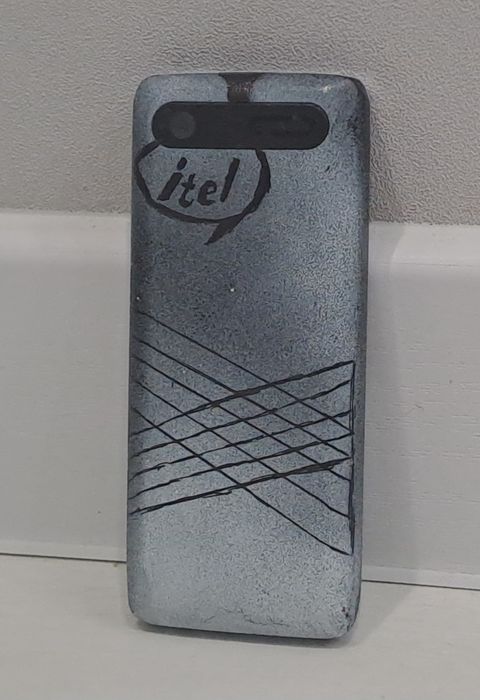 Продам itel it5615 кнопочный телефон