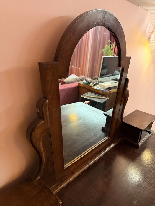 Масивен дървен скрин 112х66 мебел орех