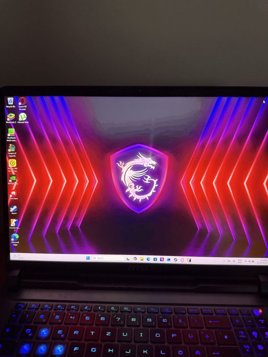 Se  da la schimb cu auto,laptop msi 17 HX