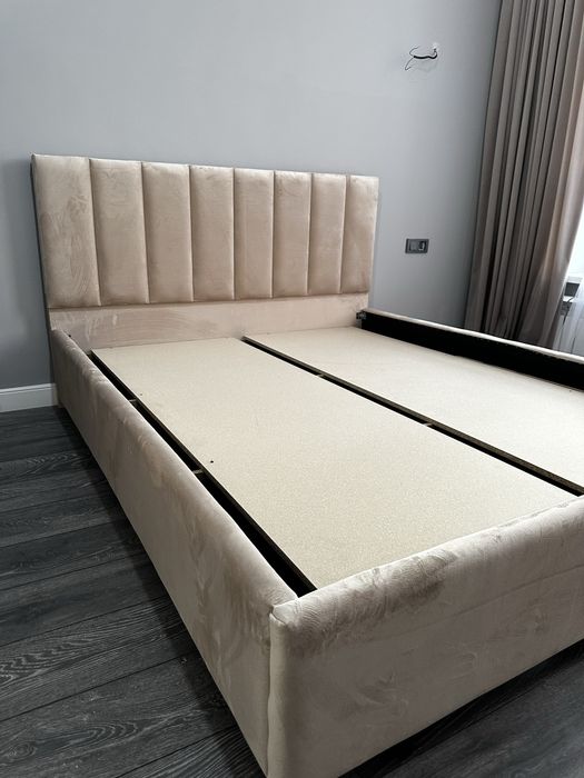 Кровать двухспальный мебель