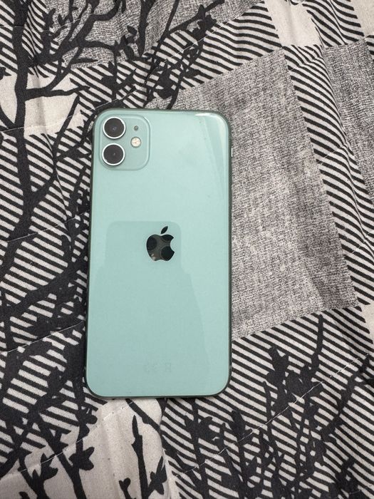 iPhone 11 | 128 | 79%