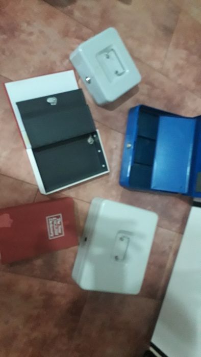 Cutii metalice  cu cifru sau fara
