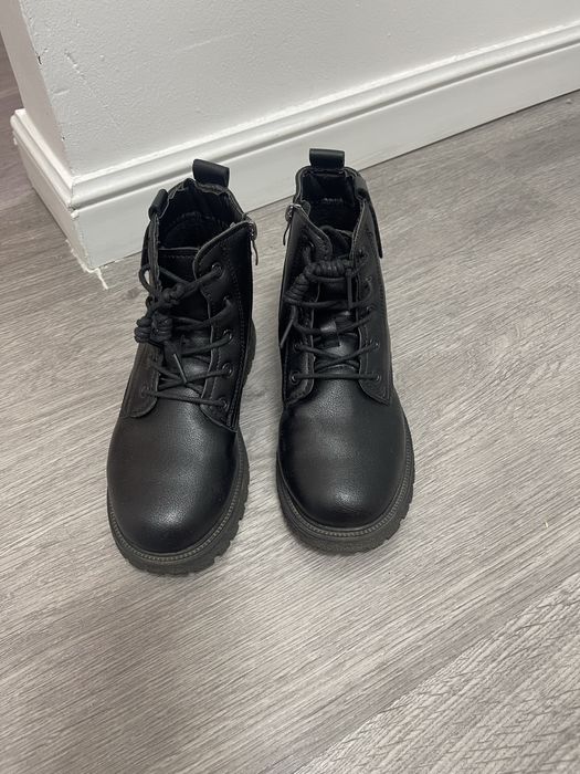 Веченние ботинки черные 34рр