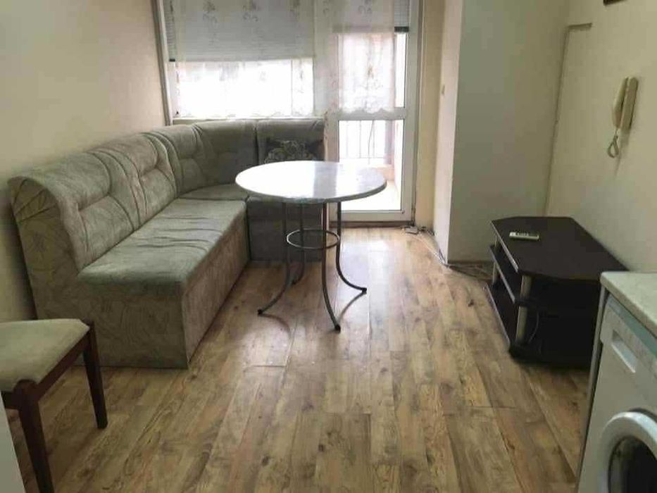 под наем 2-стаен обзаведен и оборудван апартамент до зимно кино Тракия