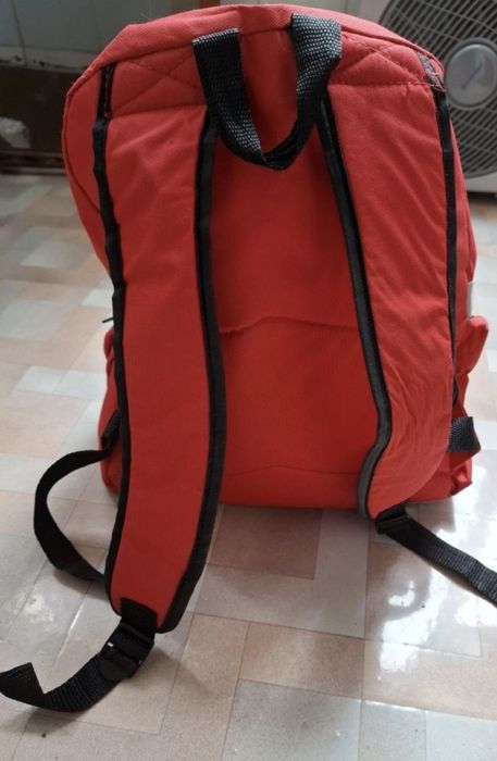 Цитрос преса ,чиния за пица,графа  с 4 чаши ,раница и декорация  за