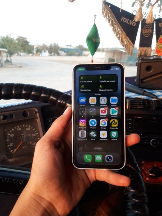 iphone 11 17 korpus qóyilgan