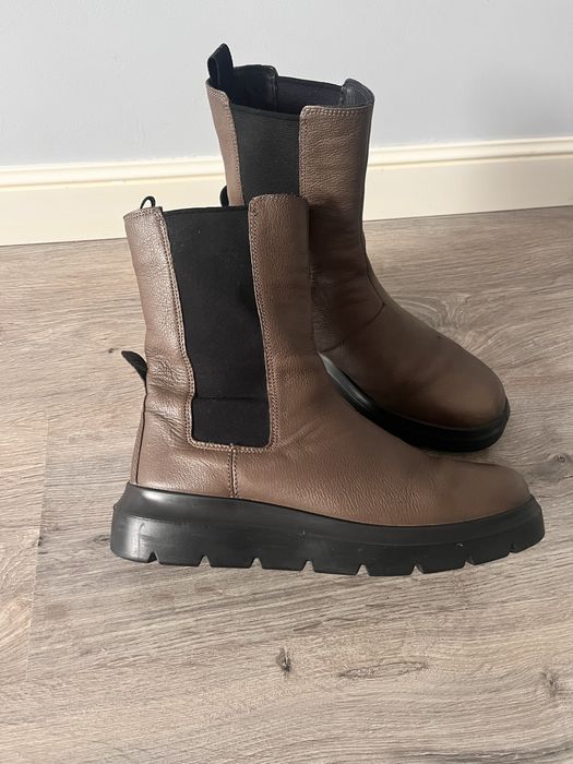 Ботинки        Ecco