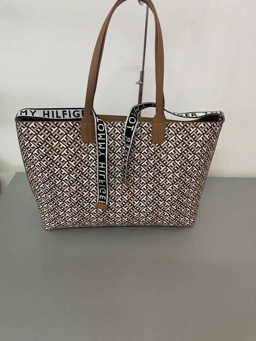 Geanta Tommy Hilfinger