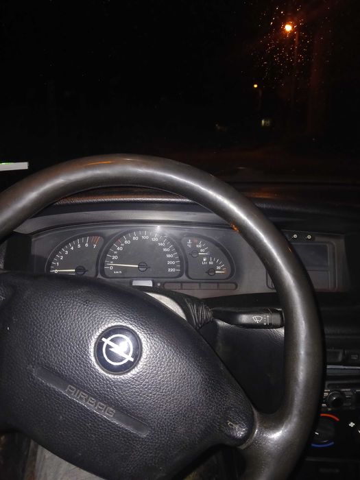 Опел вектра б 1997 година