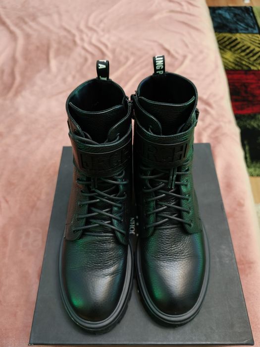 Vând ghete John Richmond