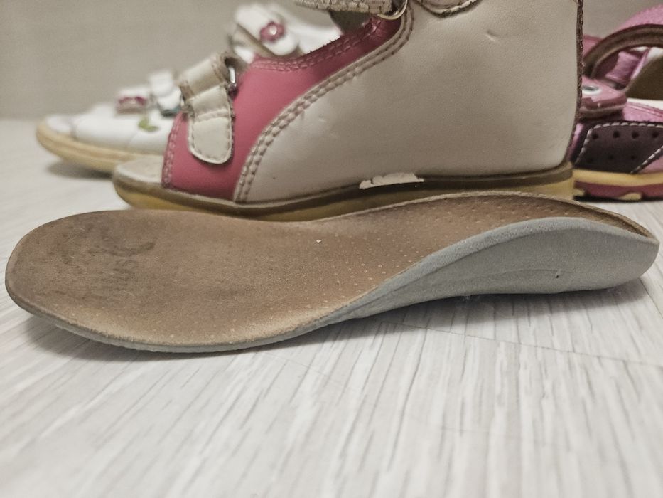 Продам ортопедический сандали с стельки для девочек