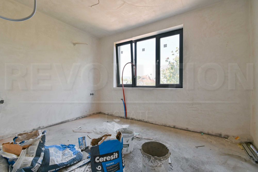 Продава се Тристаен апартамент в София, Бъкстон - 103 кв.м за 2476 €/кв.м - Снимка #3