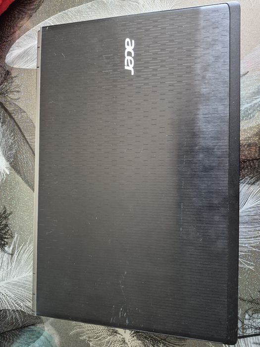 Лаптоп Acer с проблем в дъното