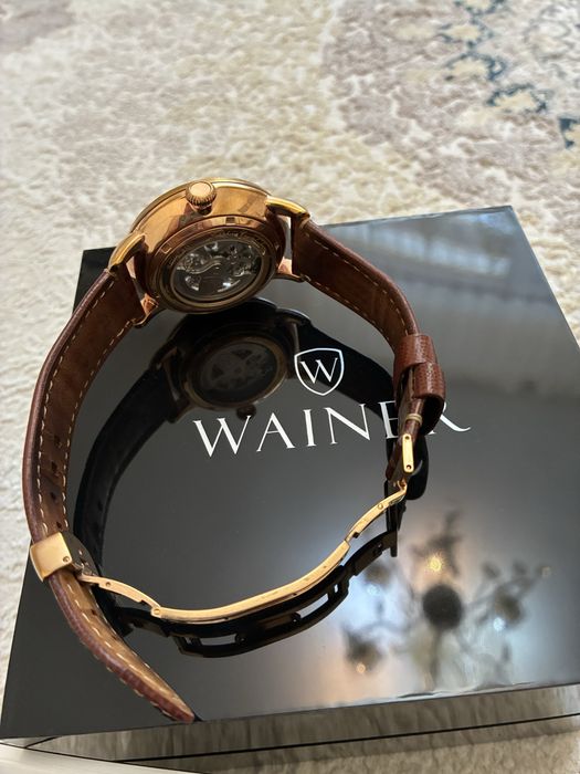 Продам мех. часы с автоподзаводом Wainer