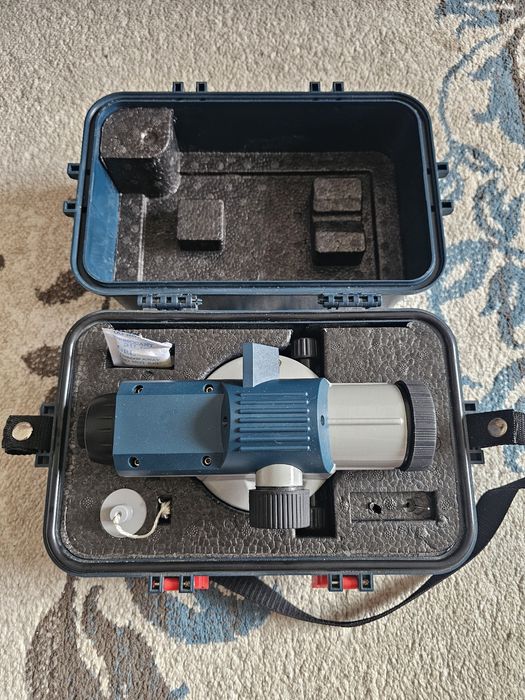 Нивелир Bosch GOL 32 D